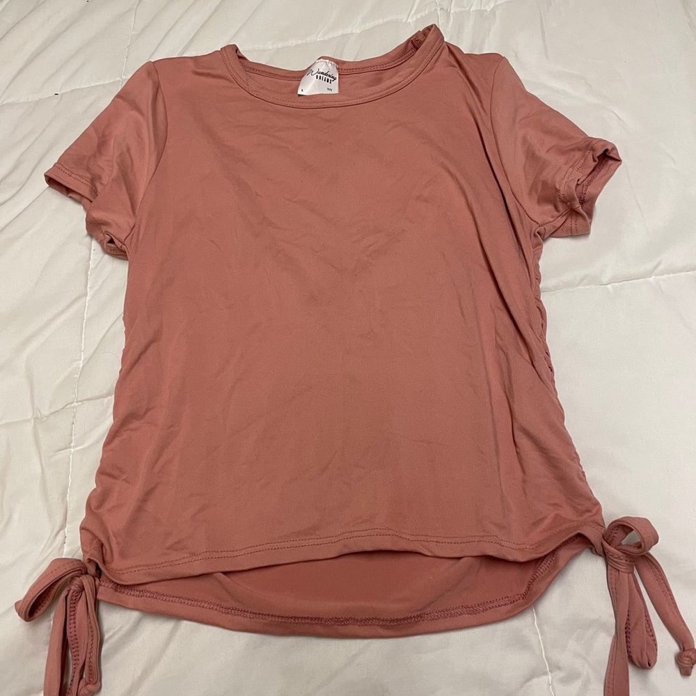 pink top
